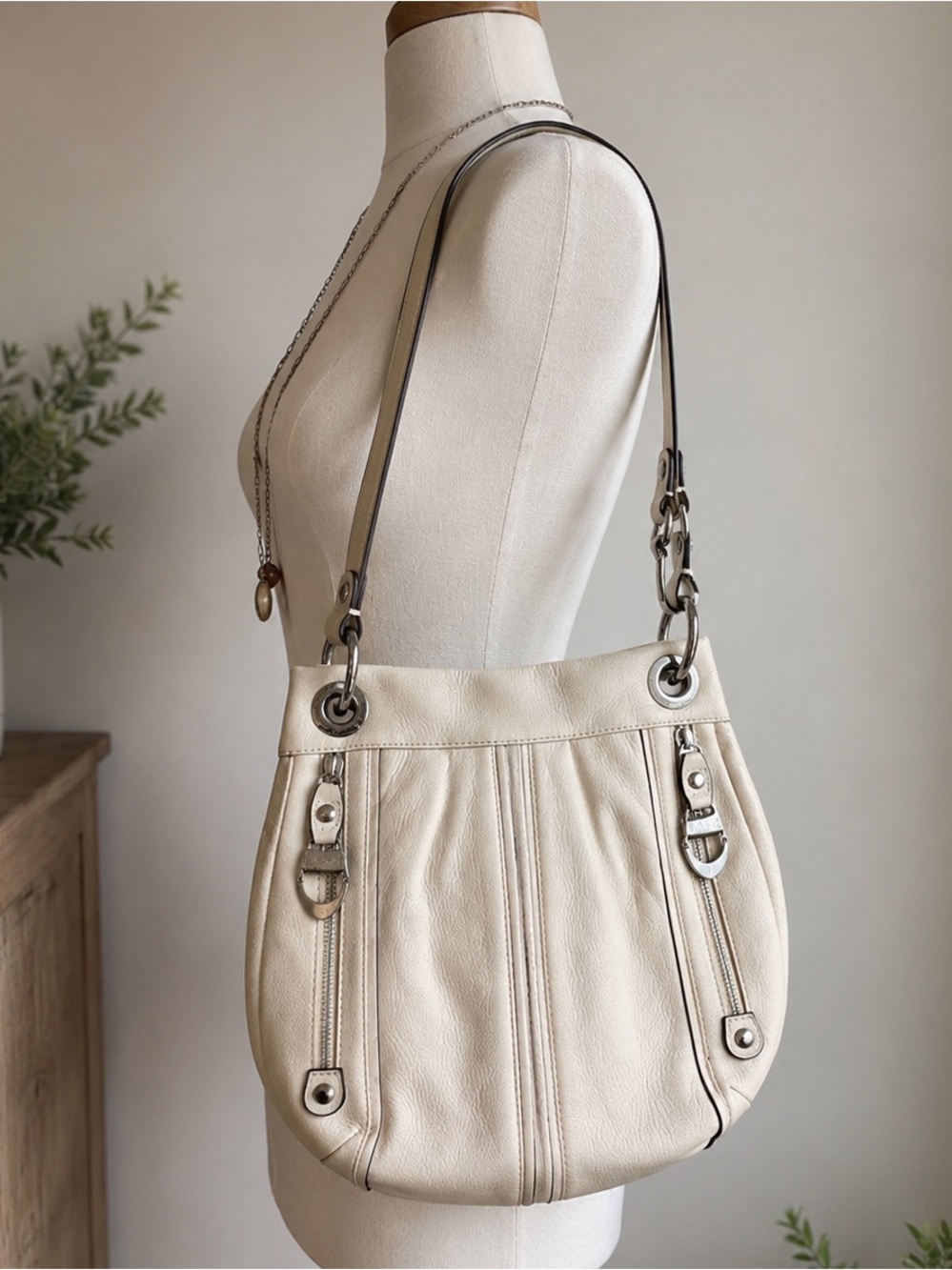 B. Makowsky Cream Pebbled Leather Hobo Bag Silver Hardware Animal Print Lining